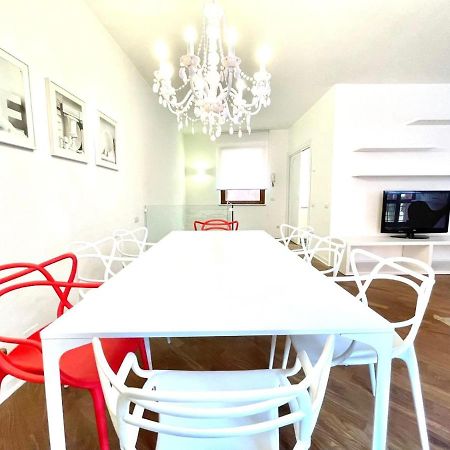 Domus Verona - Ampia Moderna Casa Su 2 Piani Nel Cuore Di Verona Bagian luar foto