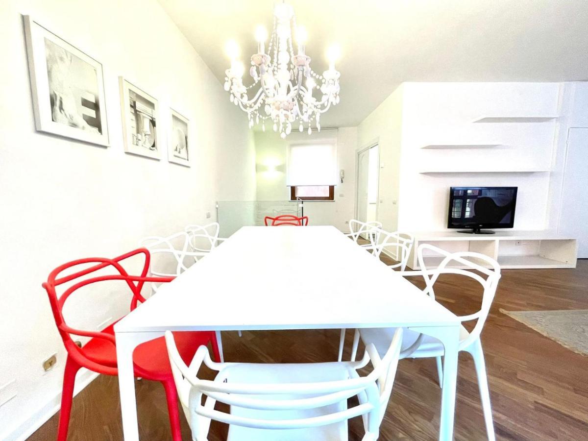 Domus Verona - Ampia Moderna Casa Su 2 Piani Nel Cuore Di Verona Bagian luar foto