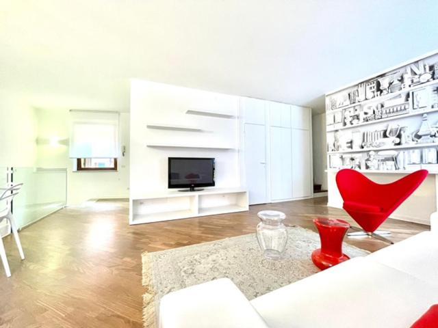 Domus Verona - Ampia Moderna Casa Su 2 Piani Nel Cuore Di Verona Bagian luar foto