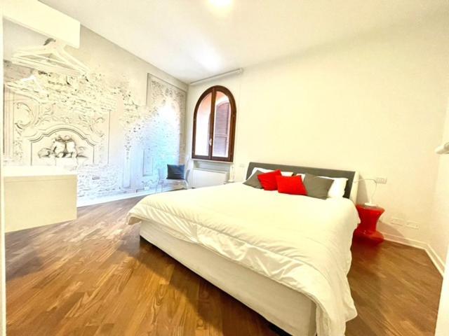 Domus Verona - Ampia Moderna Casa Su 2 Piani Nel Cuore Di Verona Bagian luar foto