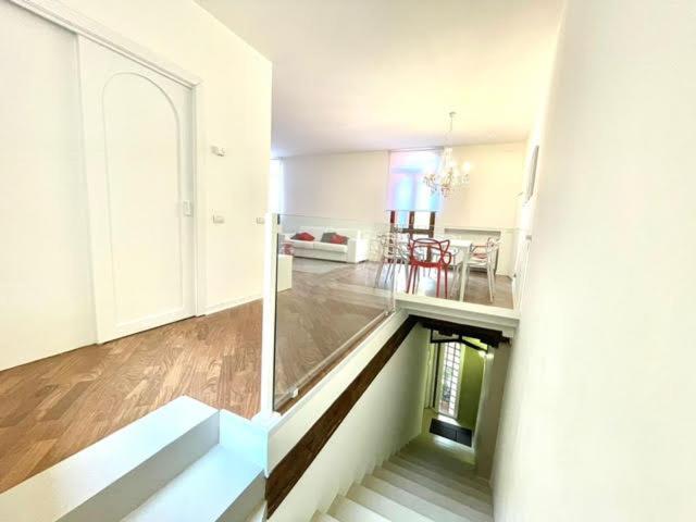 Domus Verona - Ampia Moderna Casa Su 2 Piani Nel Cuore Di Verona Bagian luar foto